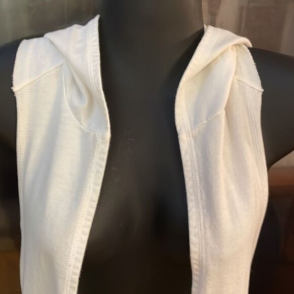 Small Miley Cyrus Max Azria white sleeveless hooded open front cardigan - Picture 2 of 10